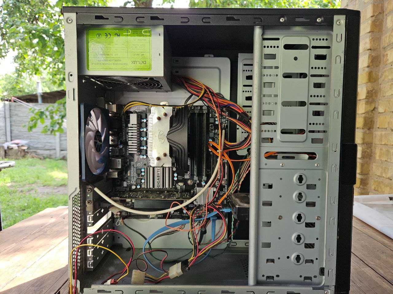 Комп'ютер AMD Phenom II X4 945, 8+4 ddr3, AMD Radion R7 250 1024 Mb