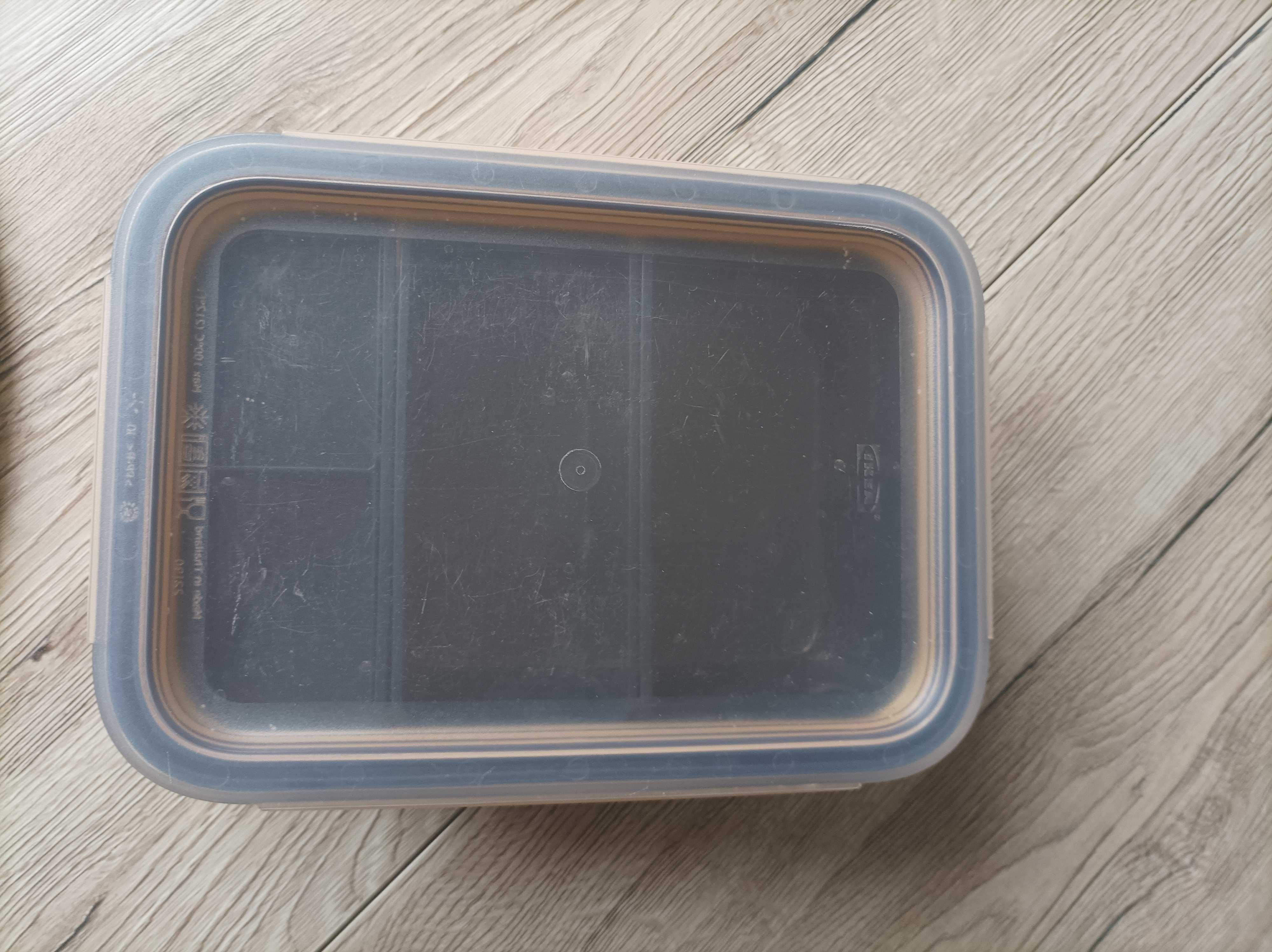 Lunchbox Ikea granatowy pojemnik na żywność