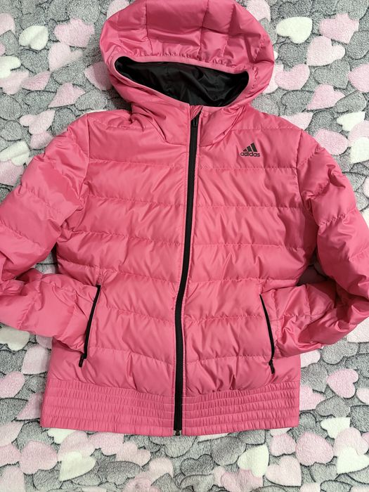 Продам жіночу зимову куртку adidas