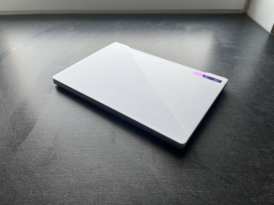 ASUS ROG Zephyrus G14– RTX 3060, Ryzen 7, 16GB RAM, 1TB SSD – jak nowy