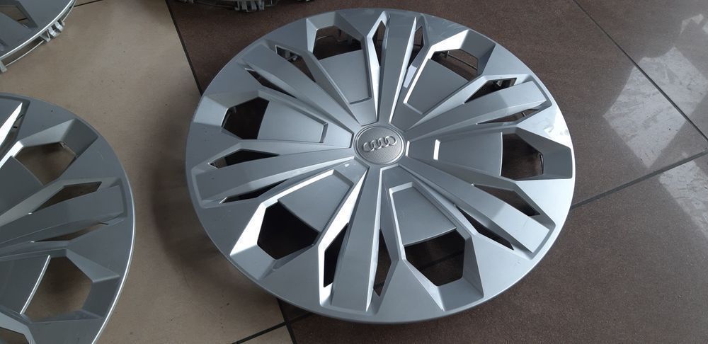 Kołpaki Audi 17" Oryginalne 83A.601.147 komplet ŁADNE Q3 Q2 A3 A4 Q5