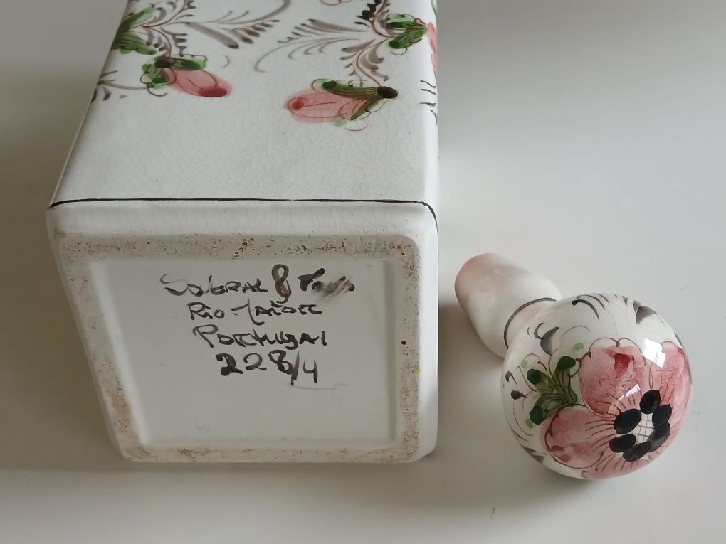 Frasco de cerâmica pintado à mão
