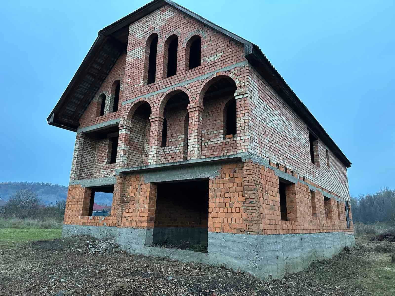 Продається недобудований будинок в с. Біла Церква