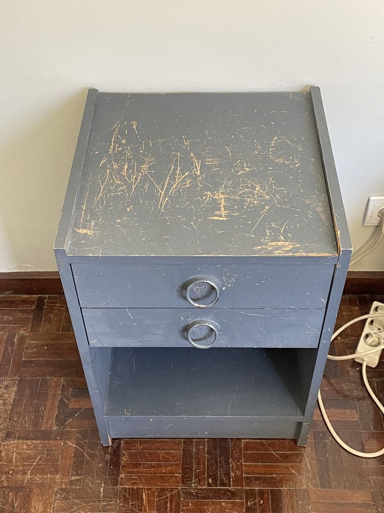 Vendo Mesa de Cabeceira