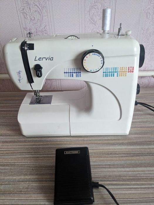 Швейна машина. Стан ідеальний.