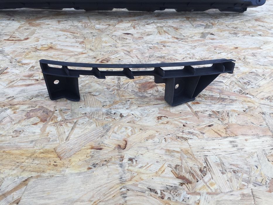 Телевізор / кронштейн бампера Volkswagen Caddy 04-