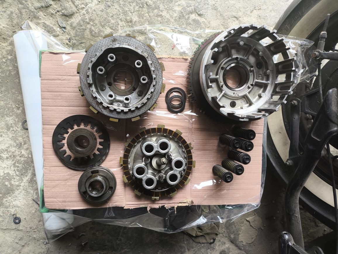 Suzuki GSX-R gsxr 600 750 k8 k9 L0 kosz sprzęgło