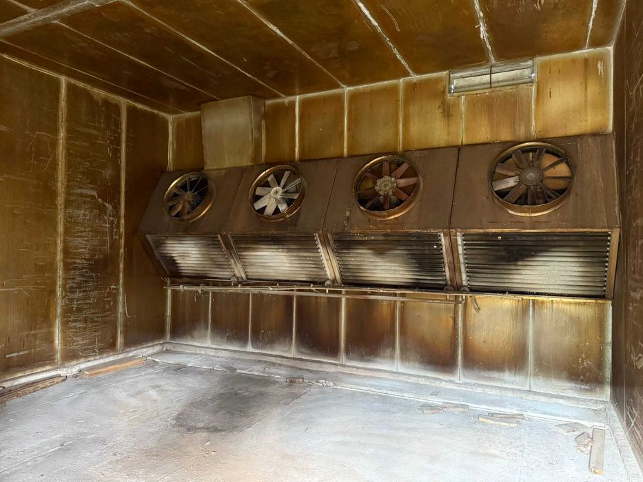 Продаж виробничого комплексу 4320 м2 та 2 га у Житомирська обл, Чуднів