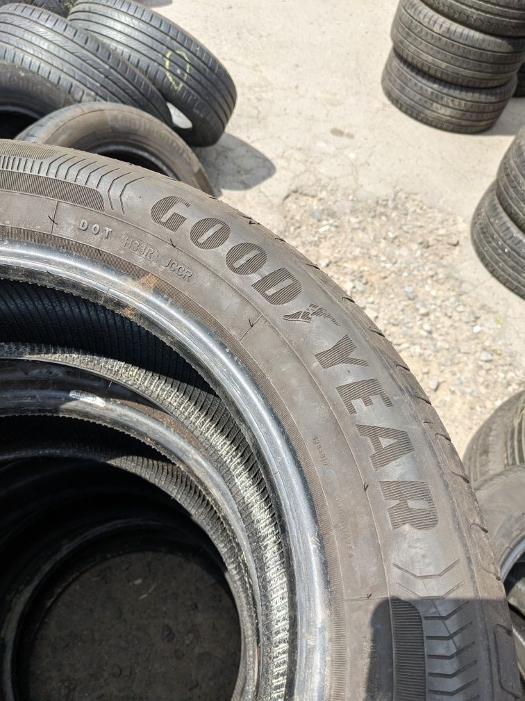 215/55R17 Goodyear 94V