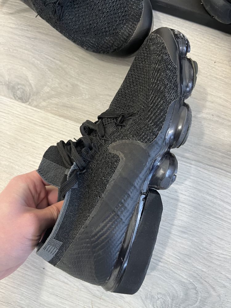 Nike VaporMax 42