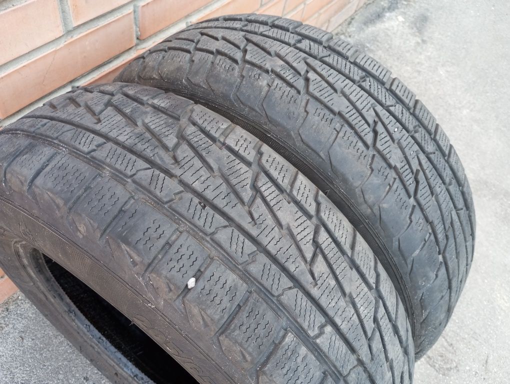 Продам Пару Зимних Покрышек Premiorri 205.65.15