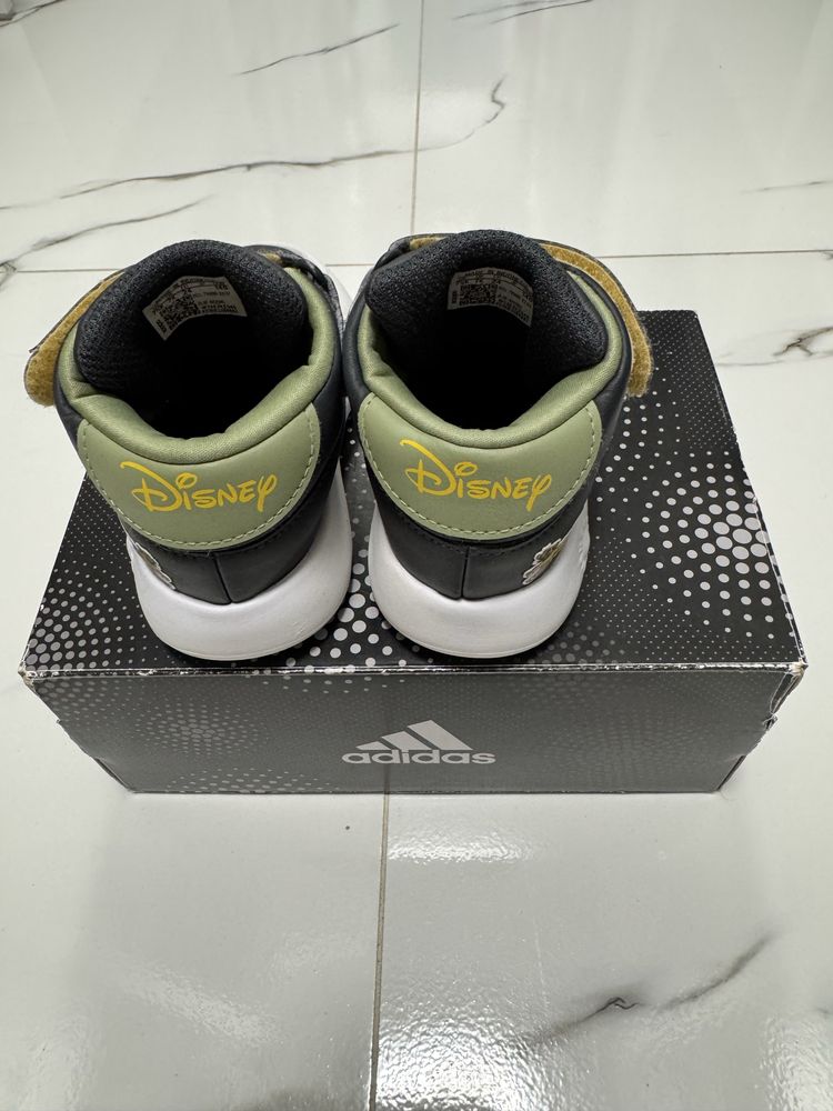 Детские кроссовки adidas, р. 24