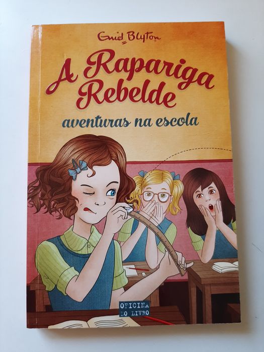 Vários livros juvenis