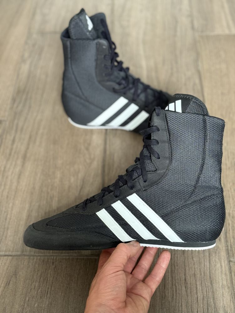 Adidas  Box Hog 2 FX0561 44, 48