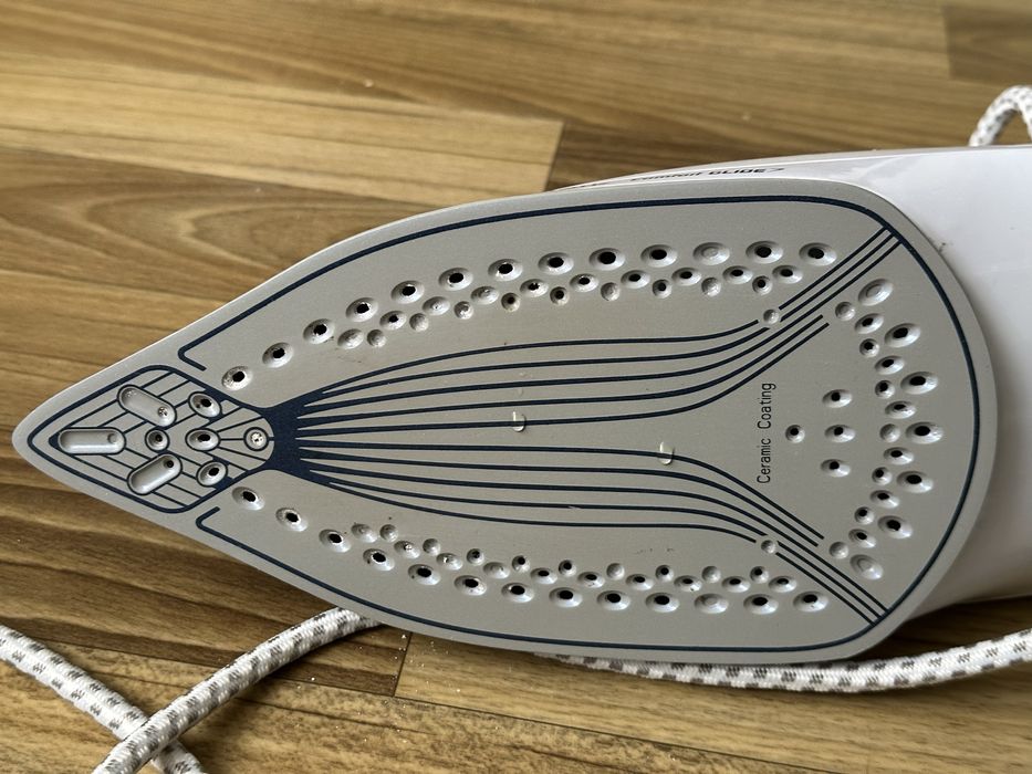 Праска HausMark SI-4050A