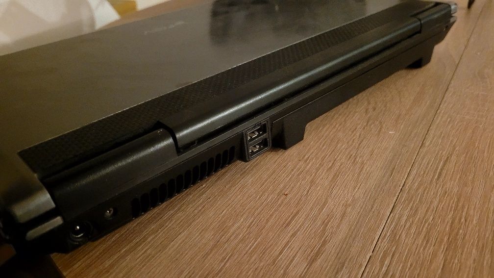 Komputer Asus F3S uszkodzony