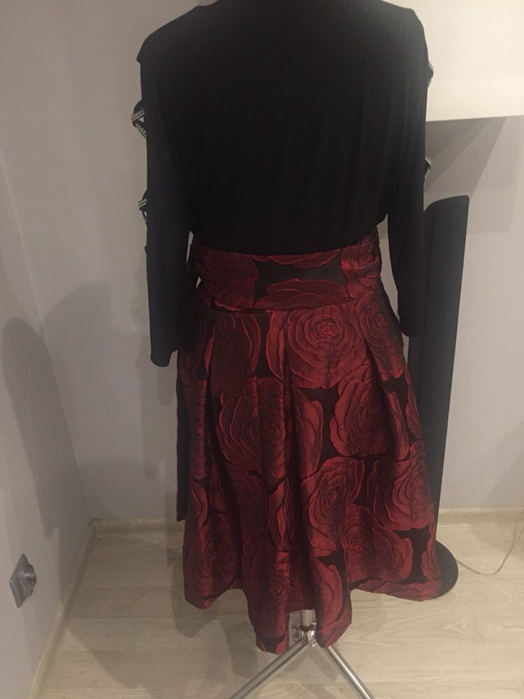 Sukienka elegancka hiszpanka