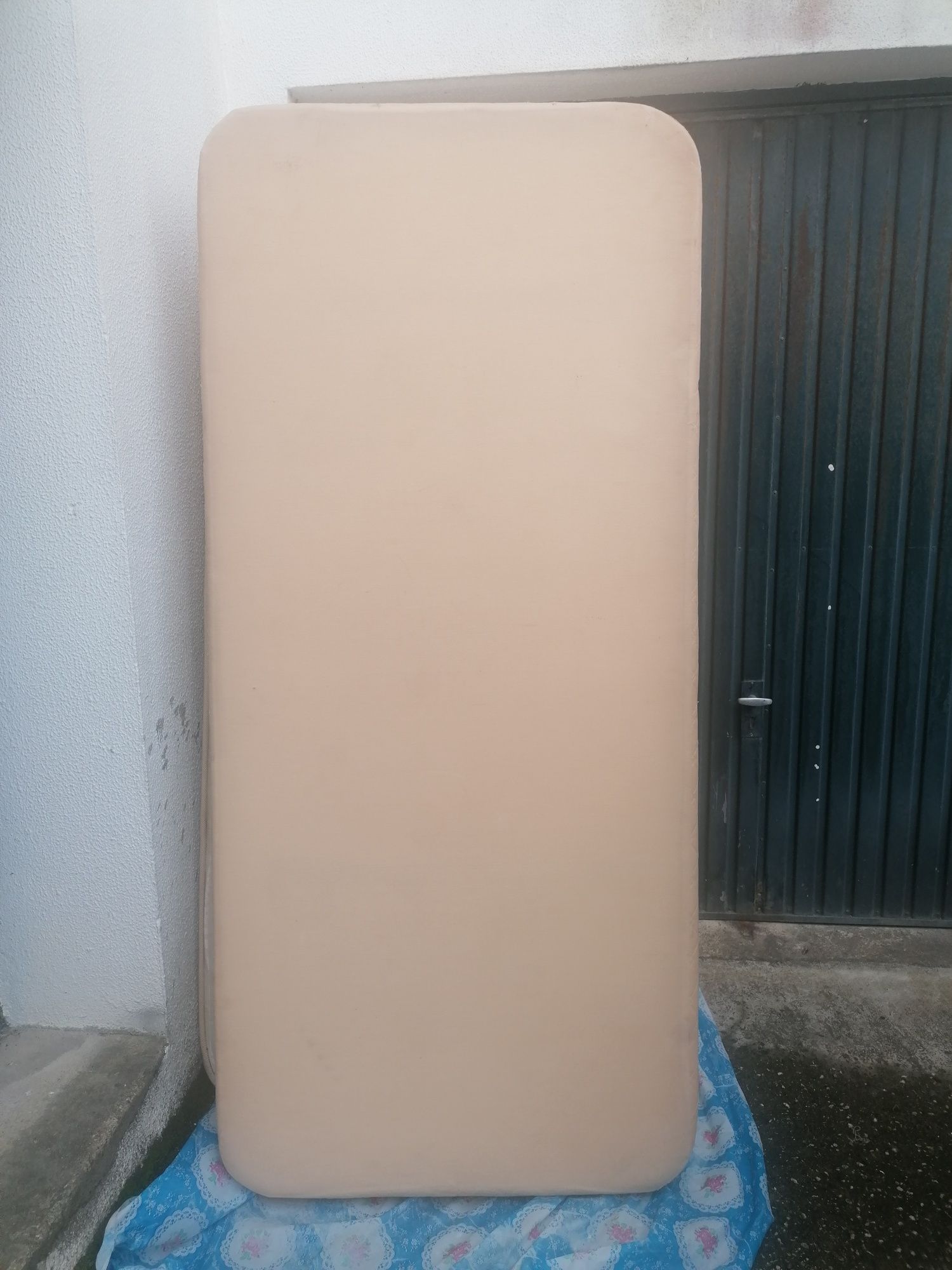 Base sommier com 2 pés giratórios