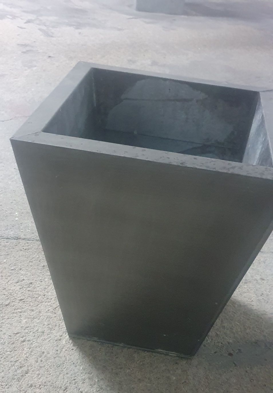 Vaso em zinco escovado