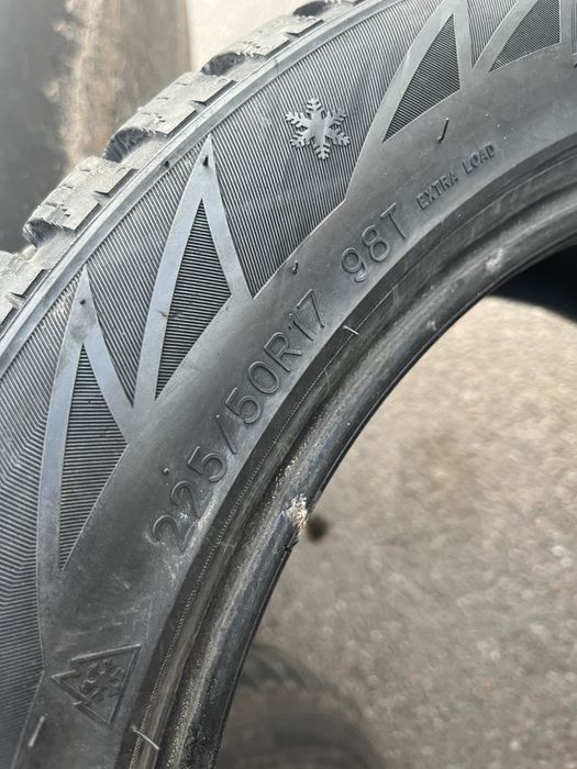 Резина р17 225/50 зима шиповка