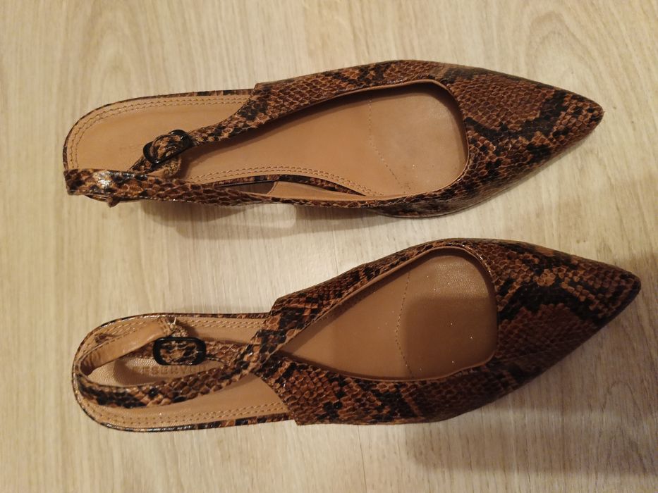 Czółenka Reserved Slingback we wzór skóry węża, r. 38