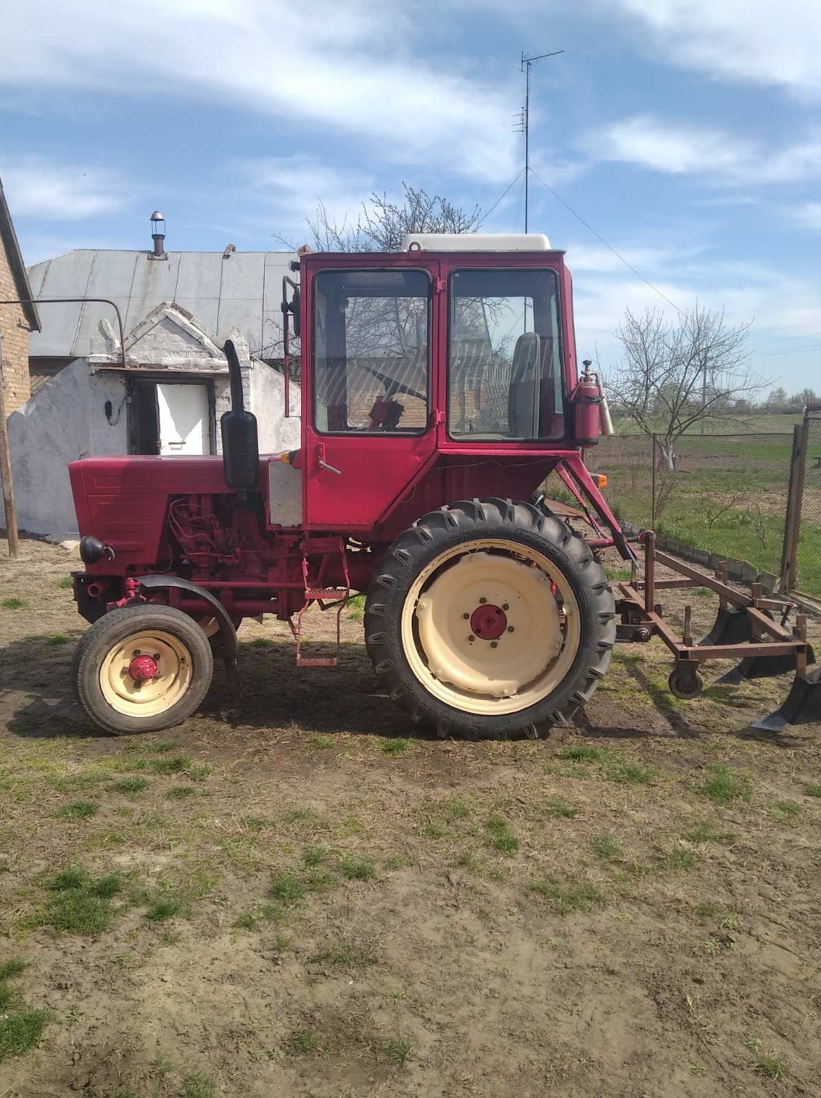 Продам трактор Т-25