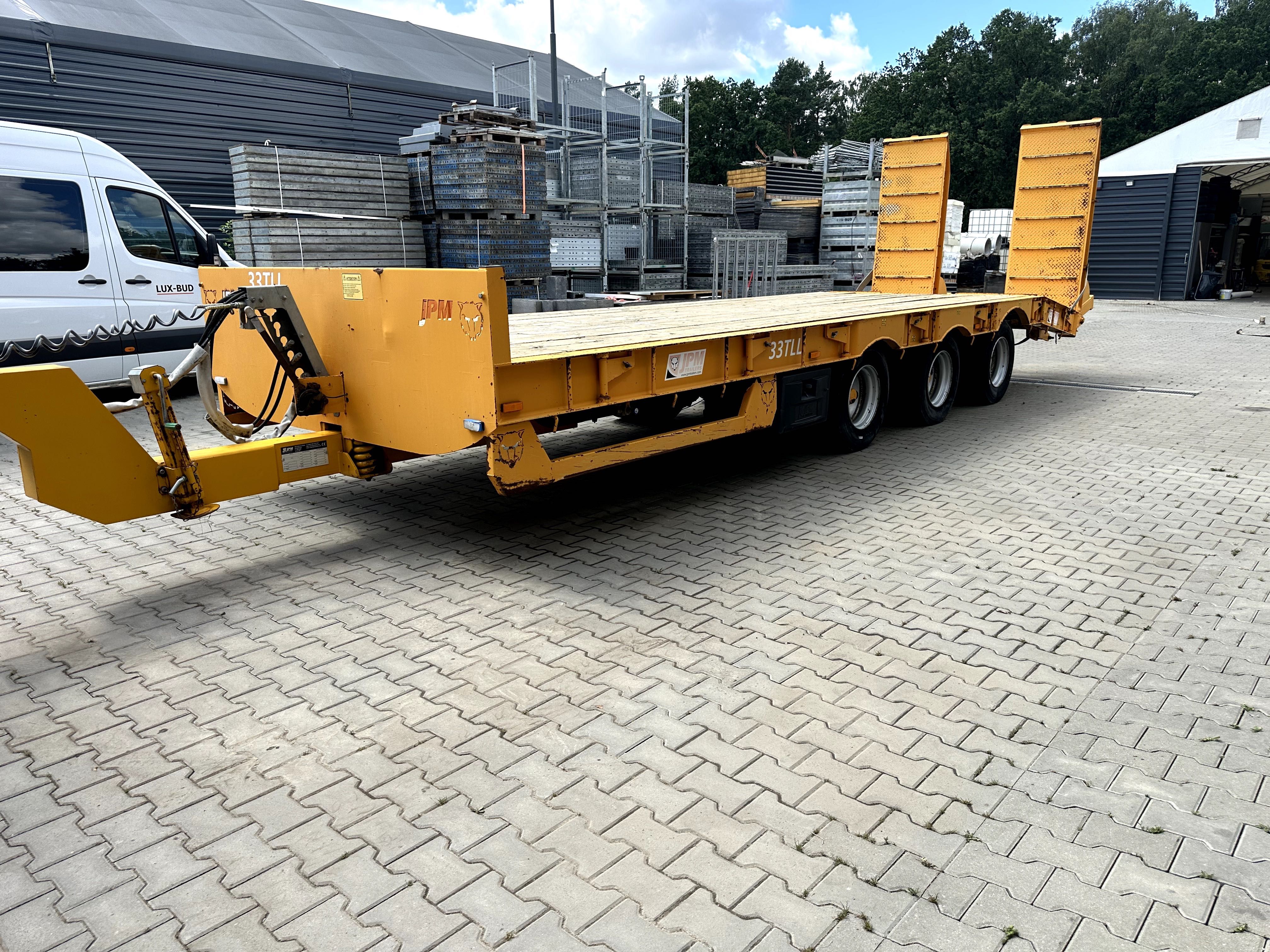 Przyczepa niskopodwoziowa Tandem JPM 33, 3-osiowa DMC 27 T