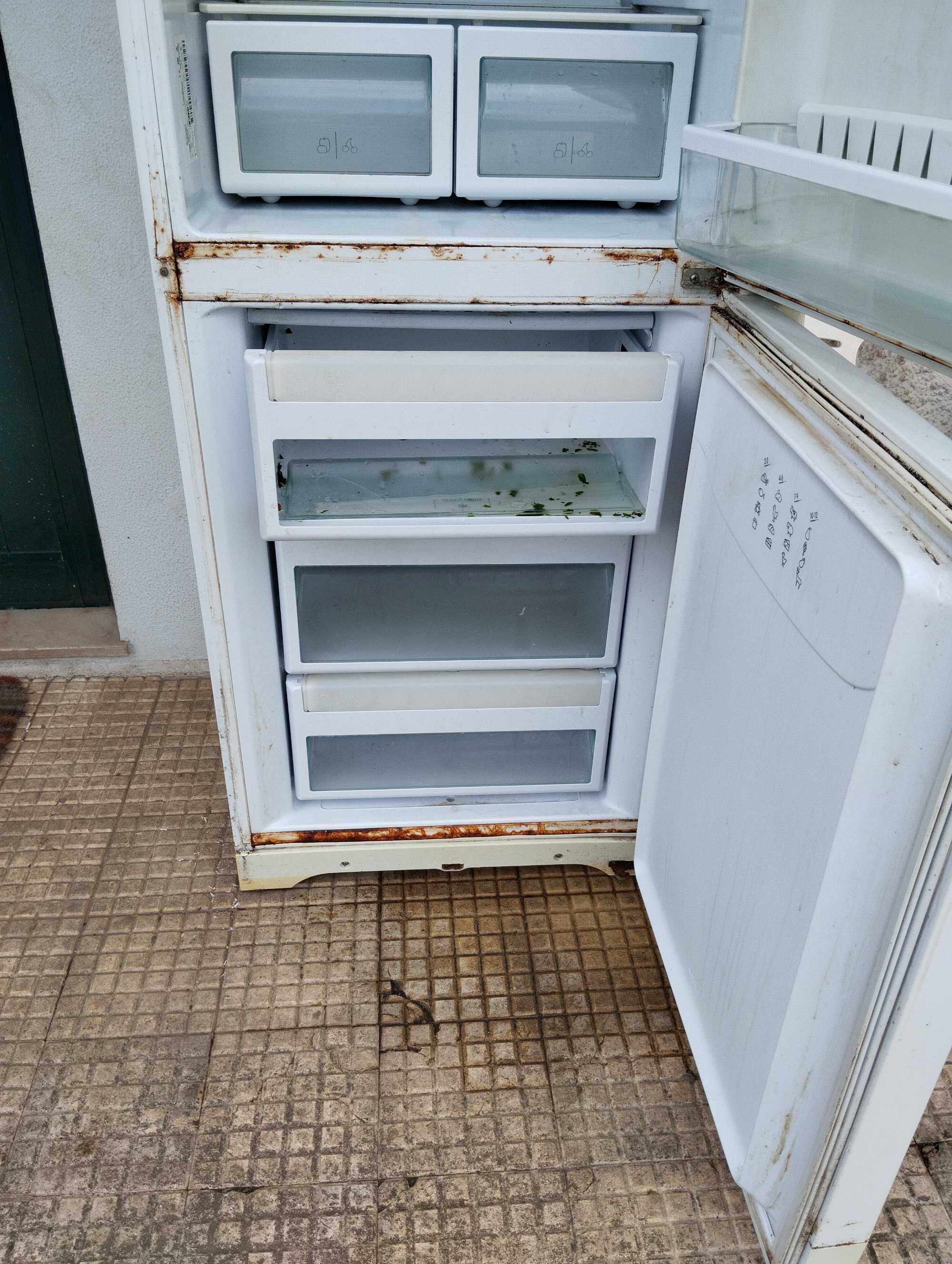 Combinado Hotpoint Ariston