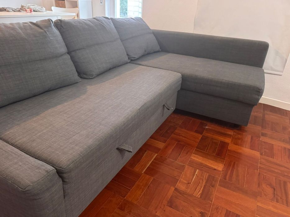 Sofá FRIHETEN com Chaise Long – bom estado