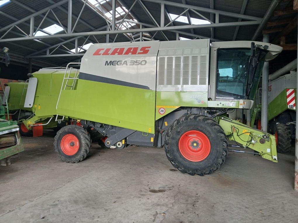 Claas Mega 350  dominator