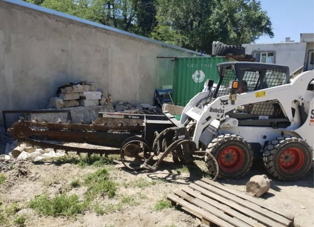 Аренда. Услуги мини-погрузчика Bobcat, ковш,бур,траншеекопатель,вил