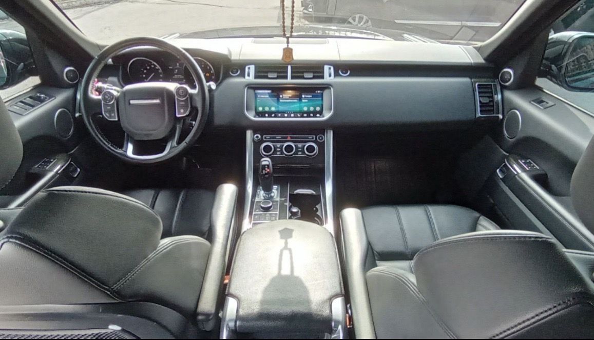 Автомобиль RANGE ROVER