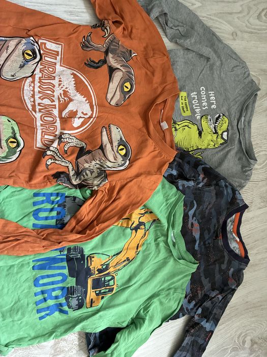 Paka ubrań i bluz na 104