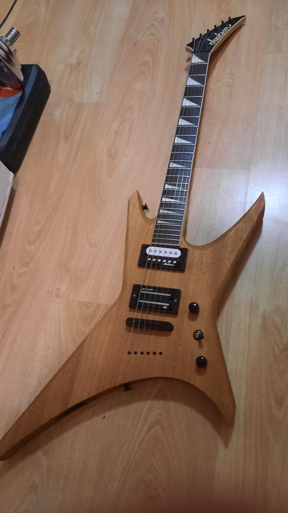 Gitara jackson js32 warrior