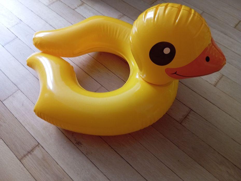 pompowana kaczuszka dla dziecka do wody