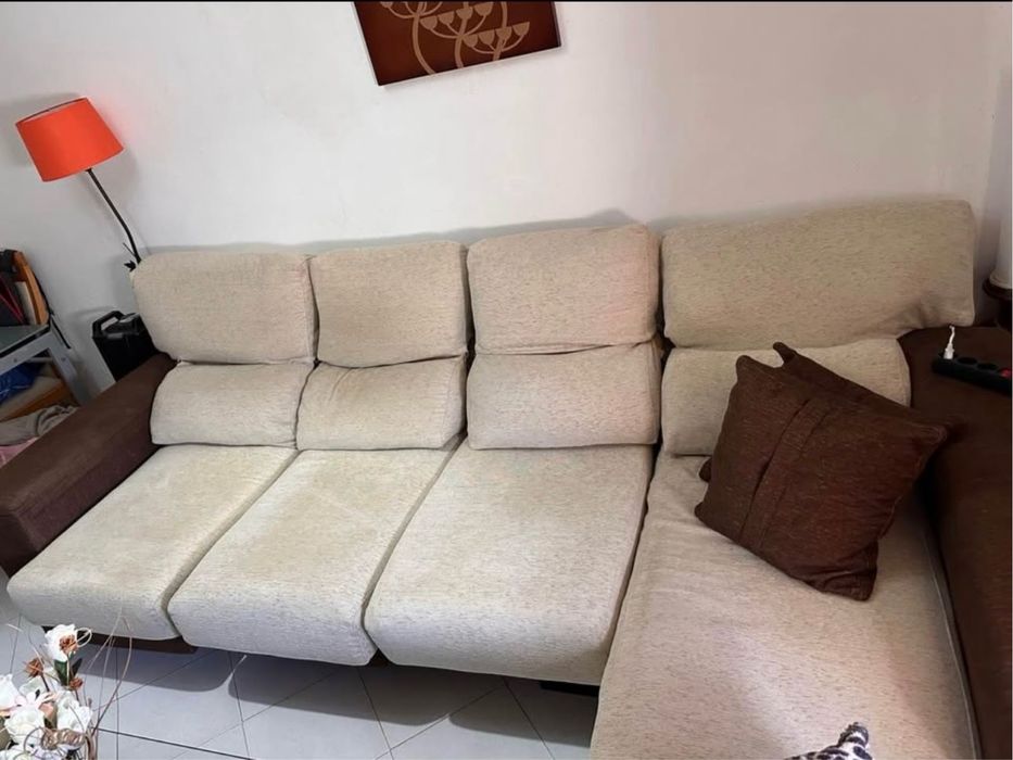 Sofá chaise longue, em bom estado .