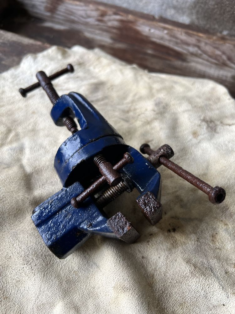 Torno pequeno azul