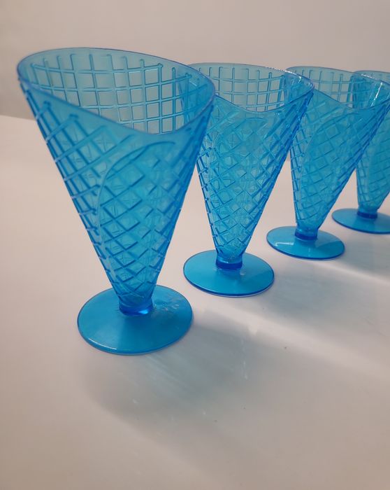 Pucharej wafle niebieski komplet plastyk