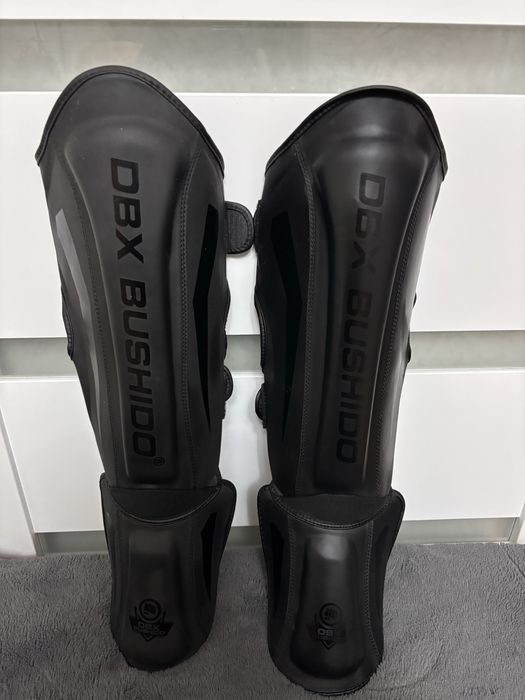 Ochraniacze na piszczele dbx bushido