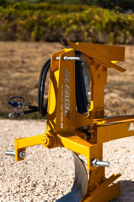 Charruas Automáticas/Hidráulicas 8"a 12" / 1 e 2 Ferros ALFAGRI