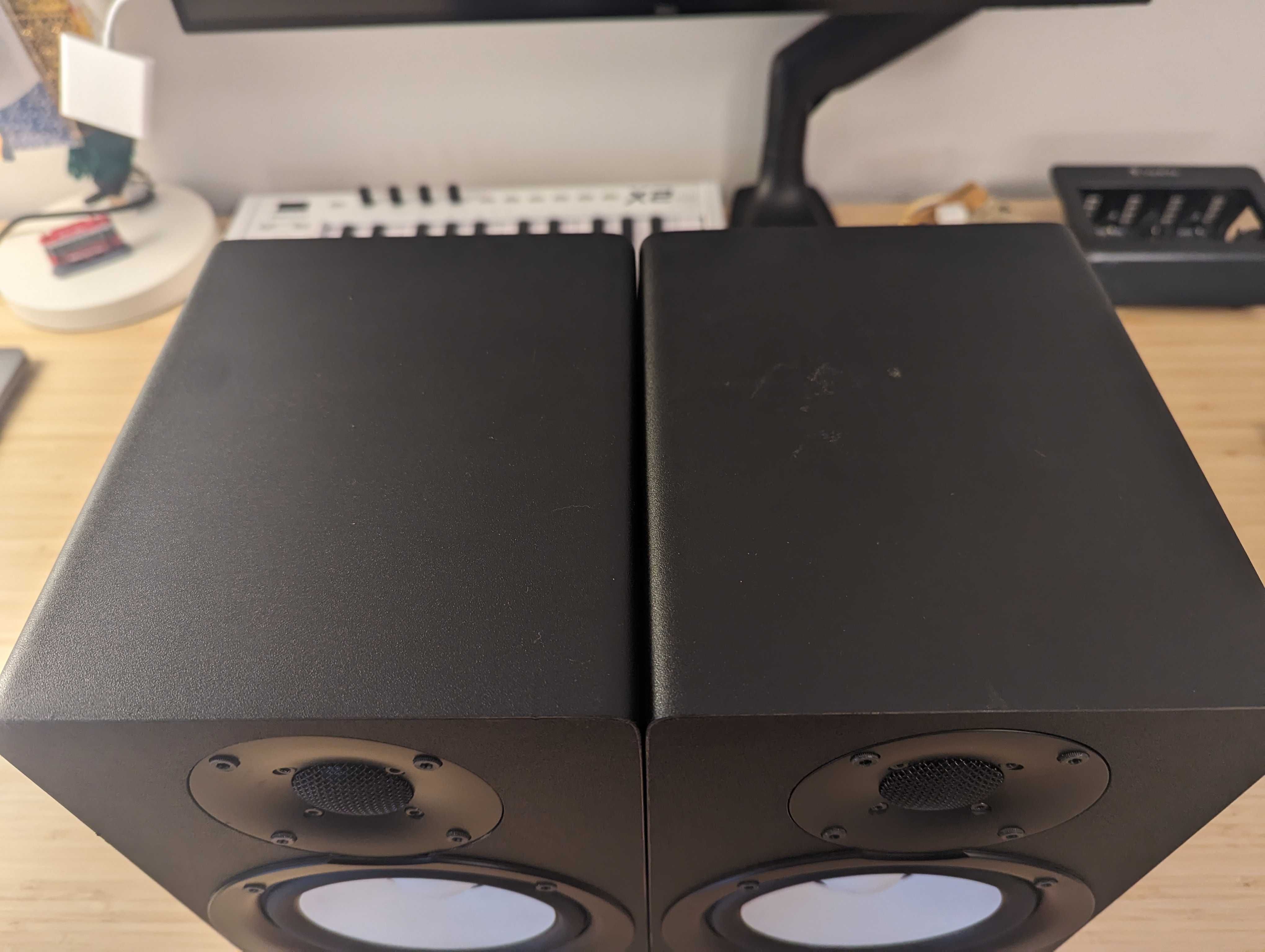 Monitores de estúdio Yamaha HS50M, com caixas originais