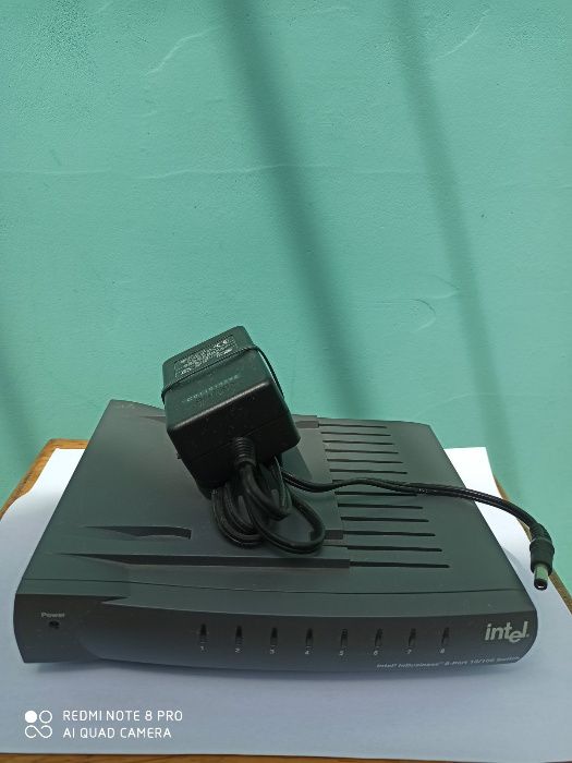 Cвитч, концентратор Intel InBusiness 10/100M 8Port SS101TX8 + блок пит