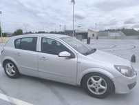 Syndyk sprzeda samochód marki Opel Astra