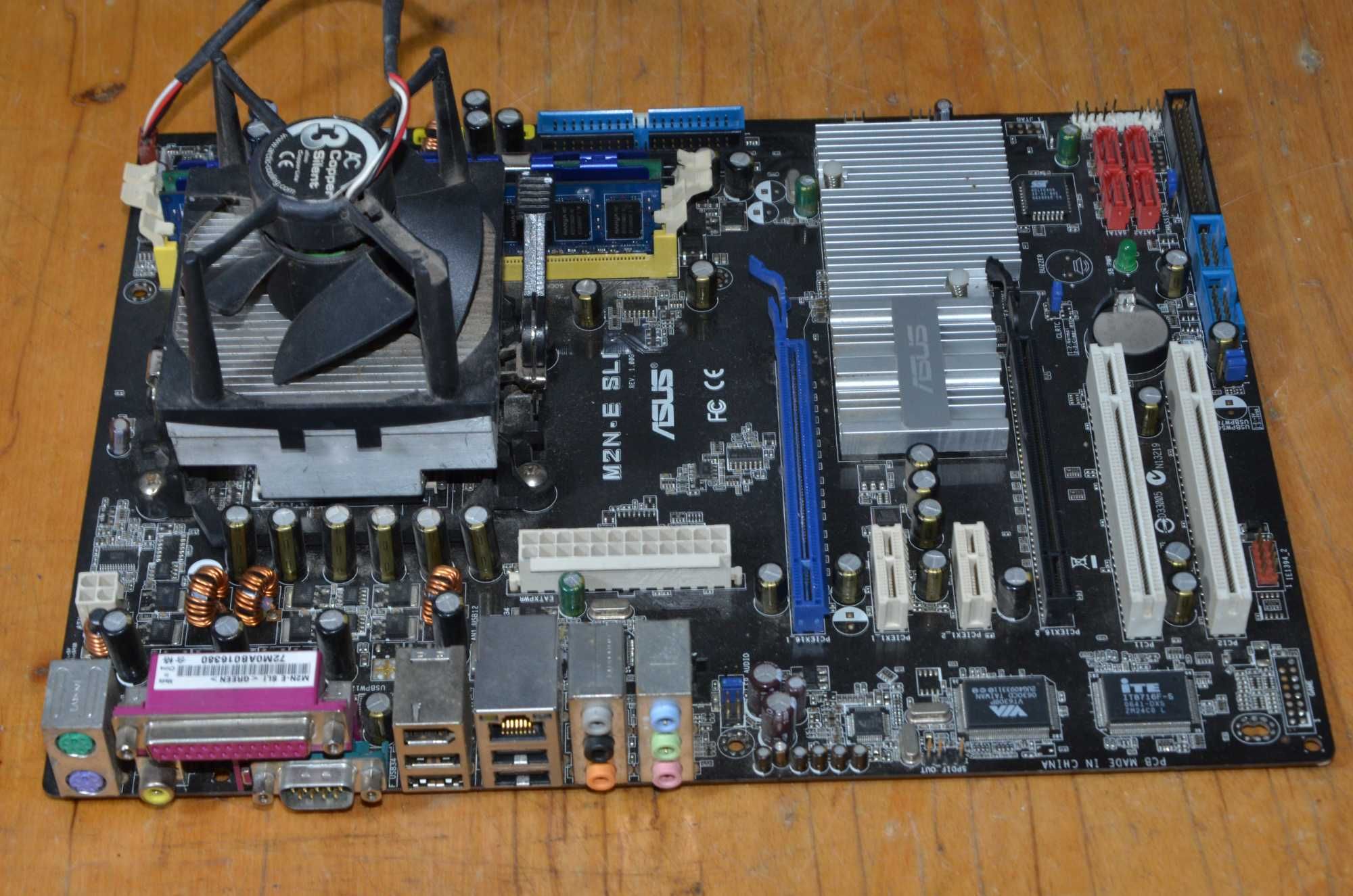 Материнська плата AM2 Asus M2N-E +Athlon64 5000+ +3GB DDR2 +Cooler.