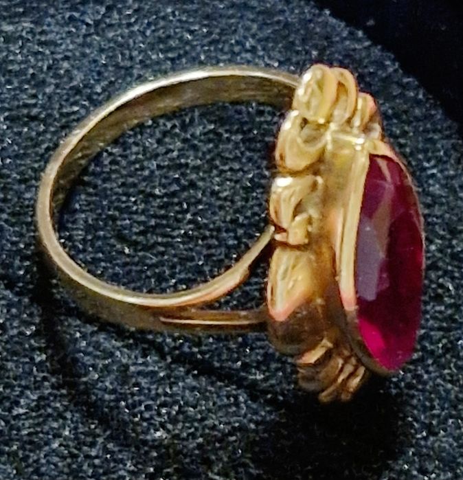 Pierścionek złoty z naturalnym rubinem – vintage PRL, próba 585, 4.76g