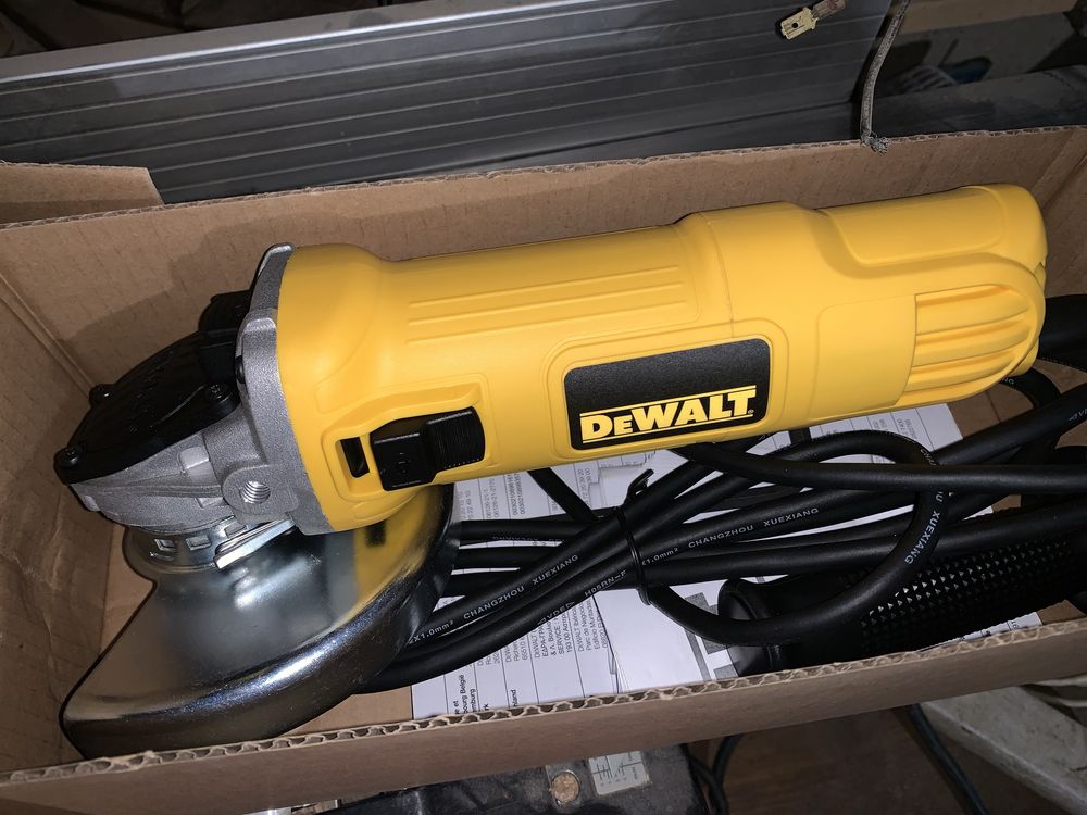 Болгарка 125 DeWalt DWE4157 900Вт оригінал