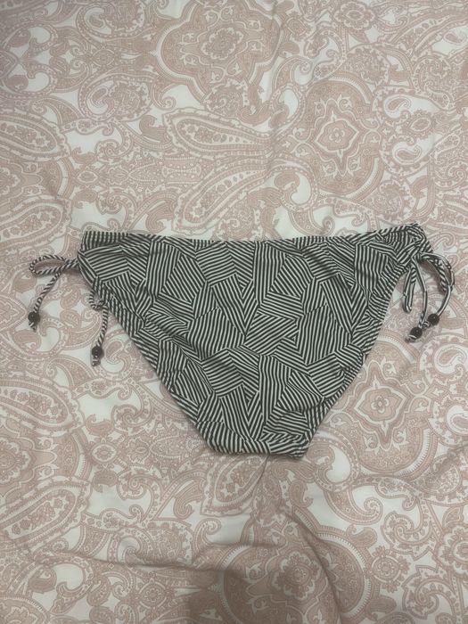 Top e cuecas de biquini