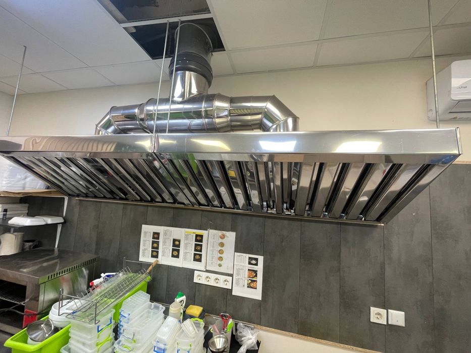 Продам витяжку з мотором