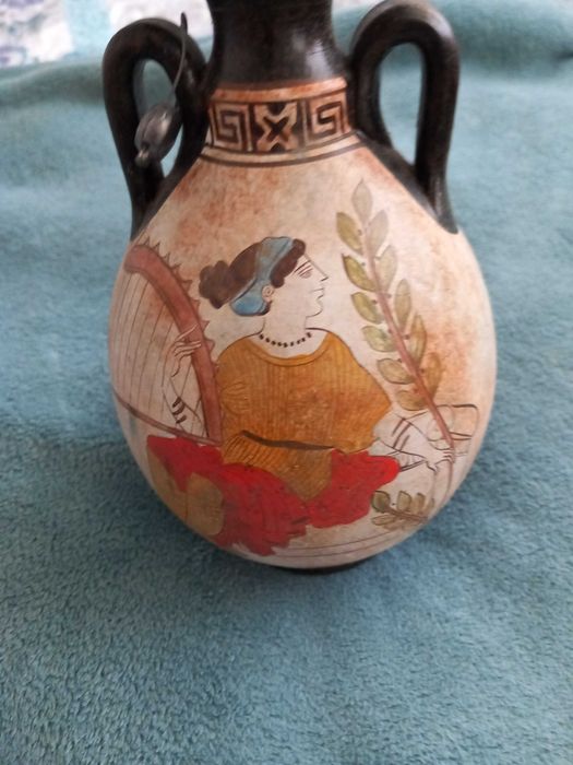 Peça decorativa pintada à mão