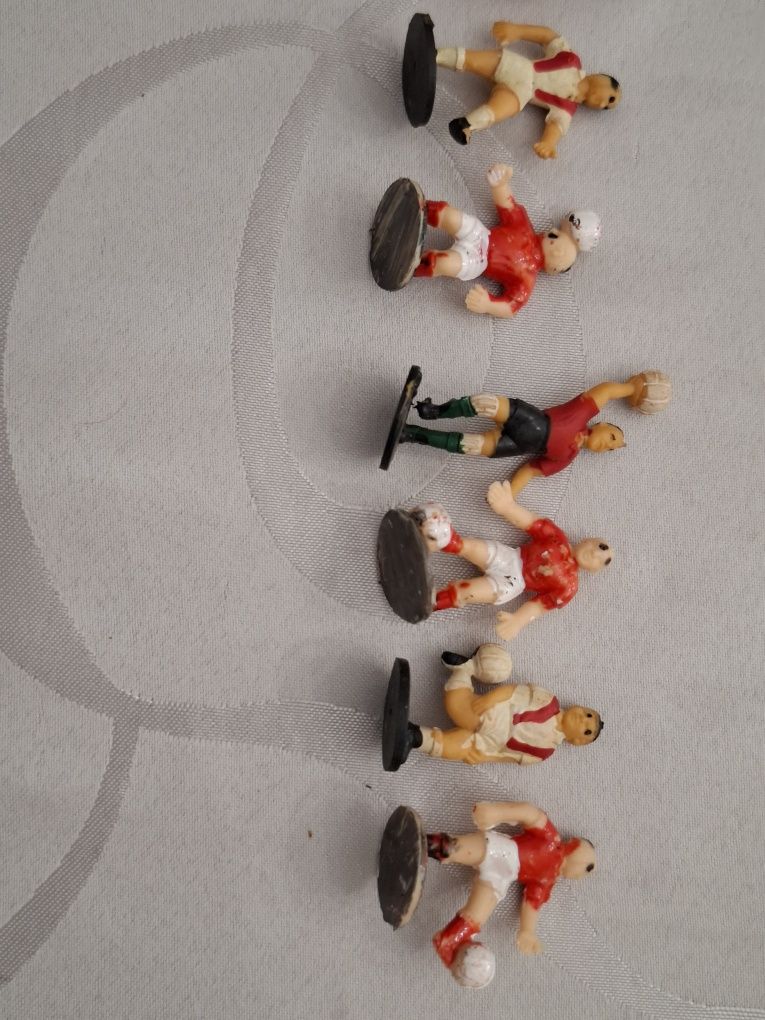 Miniaturas de jogadores de futebol com 2 balizas